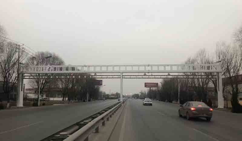 白城公路限高杆